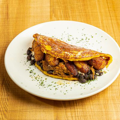 Cachapa with shredded beef